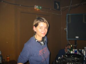AJ the DJ (housefrau) 